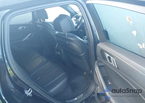 2023 BMW X6 xDrive40I z USA, uszkodzony, nr VIN 5UXCY6C04P9R58079